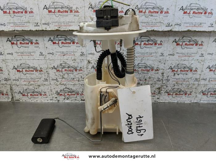 Gebrauchte Kraftstoffpumpe Elektrisch Peugeot Partner 1.9 D Preis auf Anfrage angeboten von Autodemontage M.J. Rutte B.V.