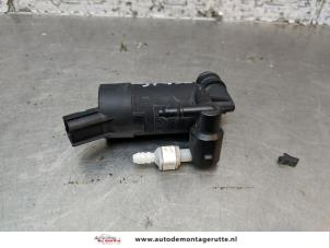 Used Windscreen washer pump Ford Focus 3 Wagon 1.0 Ti-VCT EcoBoost 12V 125 Price € 15,00 Margin scheme offered by Autodemontage M.J. Rutte B.V.