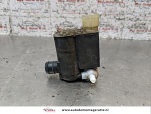 Used Windscreen washer pump Kia Cee'd (EDB5) 1.4 CVVT 16V Price on request offered by Autodemontage M.J. Rutte B.V.