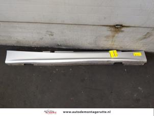Used Sill, right BMW 1 serie (E87/87N) 116i 1.6 16V Price on request offered by Autodemontage M.J. Rutte B.V.