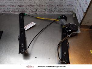 Used Window mechanism 4-door, front left BMW 3 serie Touring (E46/3) 318i 16V Price on request offered by Autodemontage M.J. Rutte B.V.