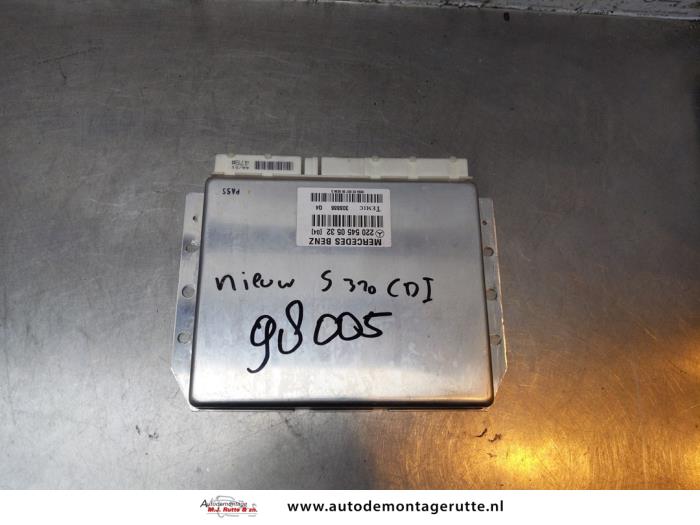 Begagnade Luftfjädringsmodul Mercedes S (W220) 3.2 S-320 CDI 24V Pris på förfrågan erbjuds av Autodemontage M.J. Rutte B.V.