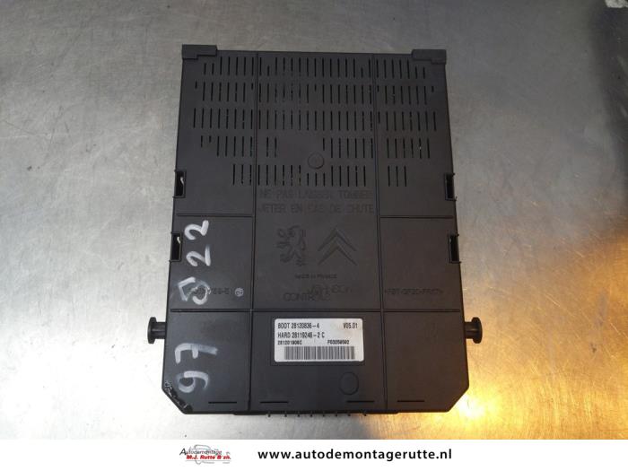 Fuse box Citroen Berlingo Multispace 1.6i 281197595 JOHNSON