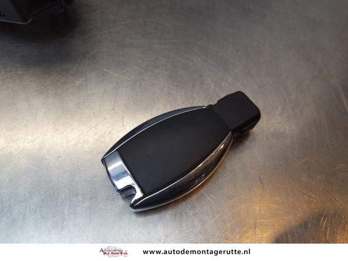 Cerradura de contacto y llave de un Mercedes-Benz E (W212) E-220 CDI 16V BlueEfficiency,BlueTEC 2014