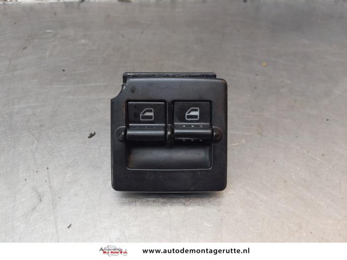 Electric window switch from a Volkswagen New Beetle (9C1/9G1) 1.6 2000