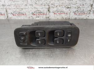 Usados Interruptor combinado de ventanillas Volvo V70 (SW) 2.4 T 20V Precio de solicitud ofrecido por Autodemontage M.J. Rutte B.V.