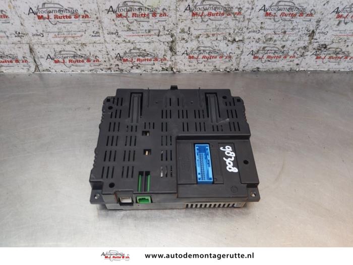 Używane Blue&Me Lancia Delta (844) 1.4 T-Jet 16V 120 Cena € 150,00 Procedura marży oferowane przez Autodemontage M.J. Rutte B.V.