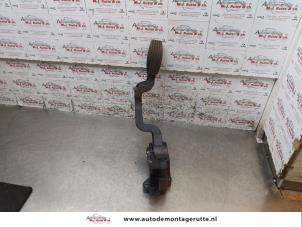 Used Accelerator pedal Lancia Delta (844) 1.4 T-Jet 16V 120 Price on request offered by Autodemontage M.J. Rutte B.V.