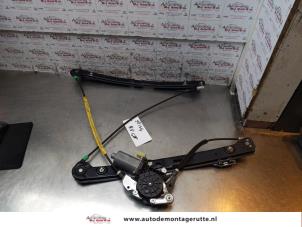 Used Window mechanism 4-door, front right BMW 3 serie Touring (E46/3) 318d 16V Price on request offered by Autodemontage M.J. Rutte B.V.
