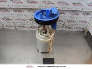 Usados Bomba eléctrica de combustible Volkswagen Touran (1T1/T2) 2.0 FSI 16V Precio de solicitud ofrecido por Autodemontage M.J. Rutte B.V.