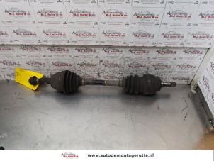 Used Front drive shaft, left Opel Zafira (M75) 1.6 16V Price on request offered by Autodemontage M.J. Rutte B.V.