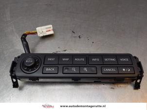 Usados Panel de control de navegación Nissan Murano (Z50) 3.5 V6 24V 4x4 Precio de solicitud ofrecido por Autodemontage M.J. Rutte B.V.