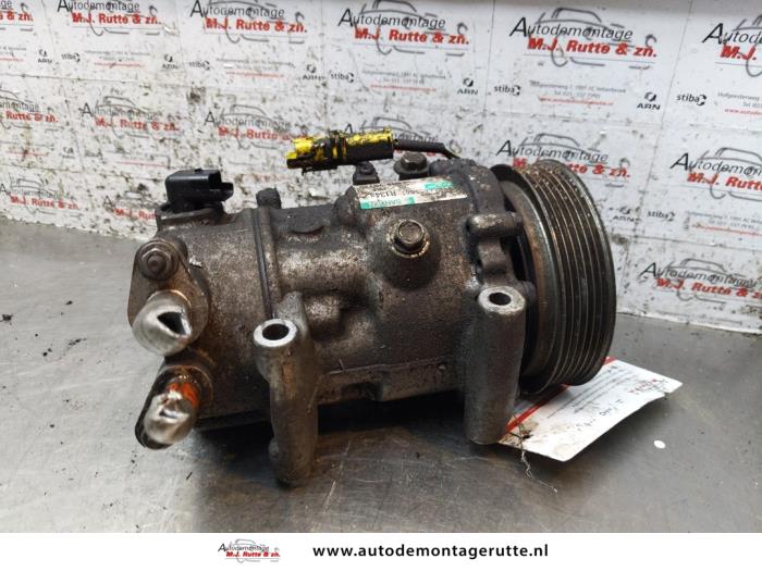 Air conditioning pump from a Peugeot 207/207+ (WA/WC/WM) 1.4 16V VTi 2008