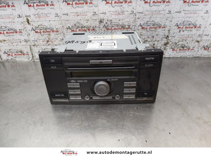 Radio from a Ford Focus C-Max 2.0 TDCi 16V 2006