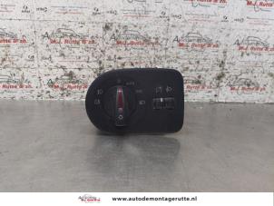 Usados Interruptor de luz Seat Ibiza ST (6J8) 1.2 TDI Ecomotive Precio de solicitud ofrecido por Autodemontage M.J. Rutte B.V.