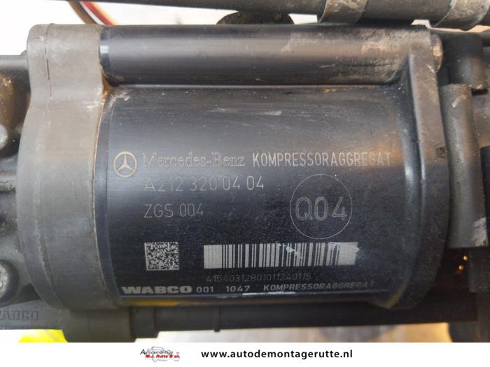 Air pump (suspension) from a Mercedes-Benz E Estate (S212) E-200 CDI 16V BlueEfficiency,BlueTEC 2011