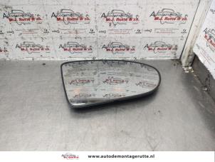 Used Mirror glass, right Nissan Qashqai (J10) 2.0 16V Price on request offered by Autodemontage M.J. Rutte B.V.