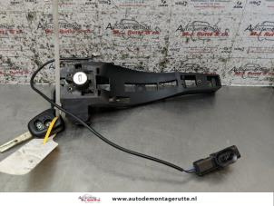 Usados Cilindro de cerradura de puerta izquierda Peugeot 307 CC (3B) 2.0 16V Precio de solicitud ofrecido por Autodemontage M.J. Rutte B.V.