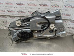 Used Rear window mechanism 2-door, right Peugeot 307 CC (3B) 2.0 16V Price on request offered by Autodemontage M.J. Rutte B.V.