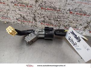 Gebrauchte Zündschloss + Schlüssel Peugeot 107 1.0 12V Preis auf Anfrage angeboten von Autodemontage M.J. Rutte B.V.