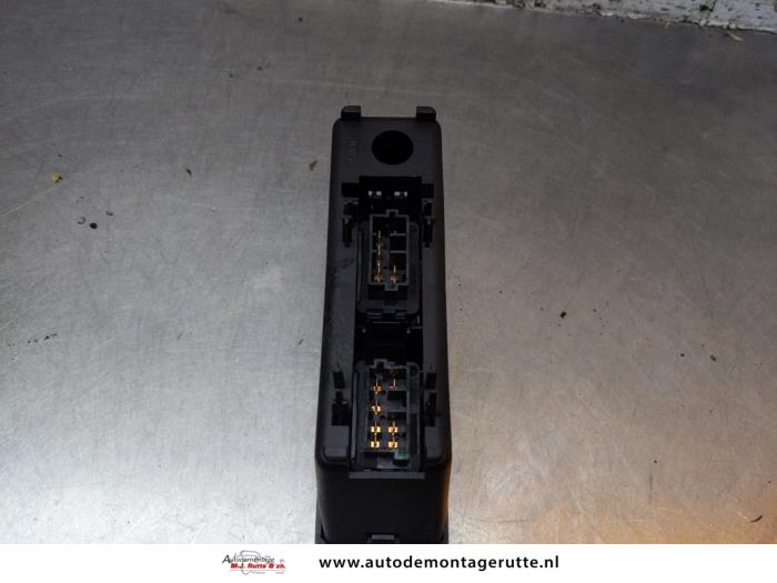 Control remoto de capota de un Peugeot 307 CC (3B) 2.0 16V 2004
