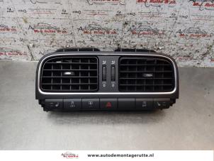 Gebrauchte Luftgitter Armaturenbrett Volkswagen Polo V (6R) 1.2 TDI 12V BlueMotion Preis auf Anfrage angeboten von Autodemontage M.J. Rutte B.V.