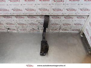 Used Accelerator pedal Volkswagen Polo V (6R) 1.2 TDI 12V BlueMotion Price on request offered by Autodemontage M.J. Rutte B.V.