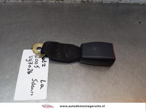 Usados Lengüeta de cinturón de seguridad izquierda detrás Hyundai Getz 1.3i 12V Precio de solicitud ofrecido por Autodemontage M.J. Rutte B.V.