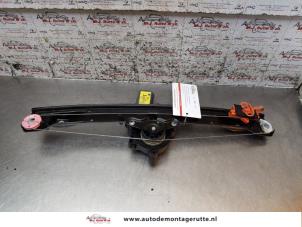 Used Window mechanism 2-door, front right Fiat Punto Evo (199) 1.3 JTD Multijet 85 16V Euro 5 Price on request offered by Autodemontage M.J. Rutte B.V.