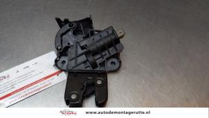 Usados Mecanismo de cierre del portón trasero Audi A4 (B7) 1.6 Precio de solicitud ofrecido por Autodemontage M.J. Rutte B.V.