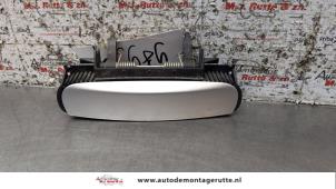 Used Front door handle 4-door, right Audi A4 (B7) 1.6 Price on request offered by Autodemontage M.J. Rutte B.V.