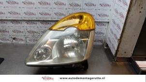 Used Headlight, right Renault Modus/Grand Modus (JP) 1.2 16V Price on request offered by Autodemontage M.J. Rutte B.V.