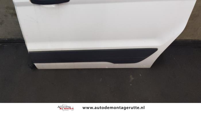 Sliding door, left from a Ford Transit Connect (PJ2) 1.5 TDCi ECOnetic 2016