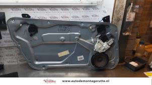 Usagé Lève vitre électrique avant gauche Seat Ibiza III (6L1) 1.6 16V Prix sur demande proposé par Autodemontage M.J. Rutte B.V.
