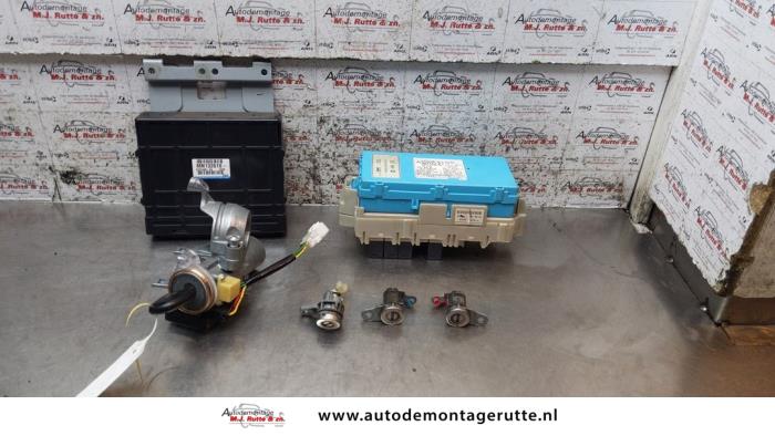 Used Ignition lock + computer Mitsubishi Lancer Wagon (CS/CT) 2.0 16V Price on request offered by Autodemontage M.J. Rutte B.V.
