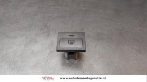 Usados Interruptor de calefactor luneta Ford Focus 2 1.6 16V Precio de solicitud ofrecido por Autodemontage M.J. Rutte B.V.