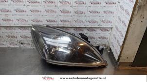 Used Headlight, right Mitsubishi Lancer Wagon (CS) 2.0 16V Price on request offered by Autodemontage M.J. Rutte B.V.