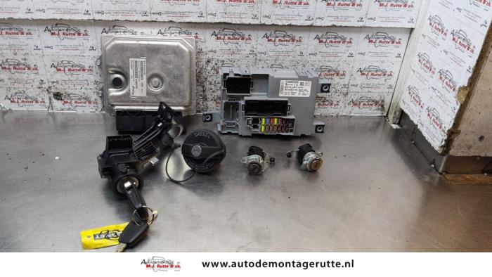 Used Ignition lock + computer Citroen Nemo (AA) 1.3 HDi 75 Price on request offered by Autodemontage M.J. Rutte B.V.