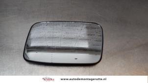 Używane Szyba lusterka lewego Volvo S70 2.5 10V Cena na żądanie oferowane przez Autodemontage M.J. Rutte B.V.