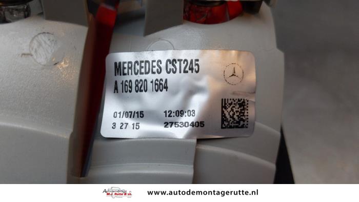 Rücklicht rechts van een Mercedes-Benz B (W245,242) 1.5 B-150 16V 2007