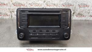 Usados Radio Volkswagen Golf V (1K1) 1.6 FSI 16V Precio de solicitud ofrecido por Autodemontage M.J. Rutte B.V.