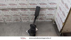 Used Accelerator pedal Kia Pro cee'd (EDB3) 1.4 CVVT 16V Price on request offered by Autodemontage M.J. Rutte B.V.