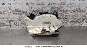 Usagé Serrure portière mécanique 4portes arrière droite Seat Ibiza ST (6J8) 1.2 TDI Ecomotive Prix sur demande proposé par Autodemontage M.J. Rutte B.V.