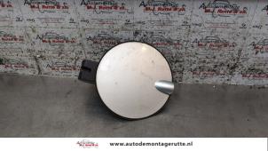 Gebrauchte Tankklappe Opel Meriva 1.6 16V Preis € 25,00 Margenregelung angeboten von Autodemontage M.J. Rutte B.V.