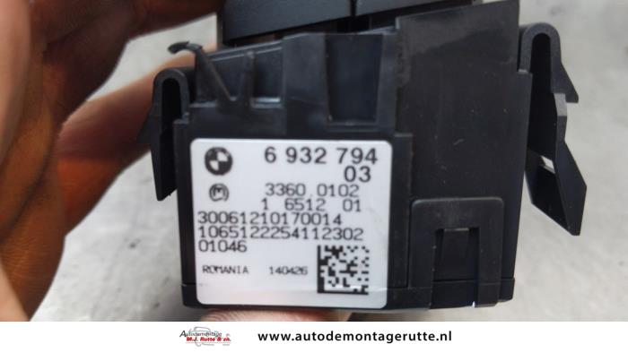Interruptor de luz de un BMW 3 serie (E90) 318i 16V 2007