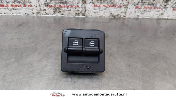 Usados Interruptor combinado de ventanillas Volkswagen New Beetle (9C1/9G1) 2.0 Precio de solicitud ofrecido por Autodemontage M.J. Rutte B.V.