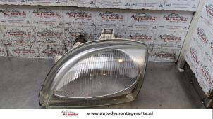 Używane Reflektor lewy Fiat Seicento (187) 1.1 MPI S,SX,Sporting Cena na żądanie oferowane przez Autodemontage M.J. Rutte B.V.