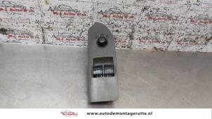 Używane Przelacznik combi okienny Audi A2 (8Z0) 1.4 TDI Cena na żądanie oferowane przez Autodemontage M.J. Rutte B.V.