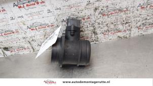 Usados Medidor de masa de aire Volkswagen Sharan (7M8/M9/M6) 2.0 Precio de solicitud ofrecido por Autodemontage M.J. Rutte B.V.