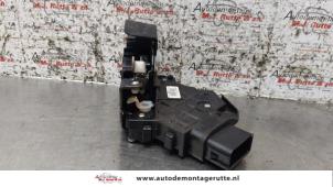 Gebrauchte Türschlossmechanik 2-türig rechts Ford Focus 2 1.6 16V Preis auf Anfrage angeboten von Autodemontage M.J. Rutte B.V.